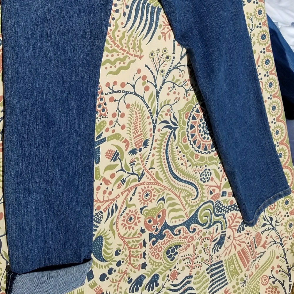 Ann Taylor Loft jeans - Picture 5 of 6